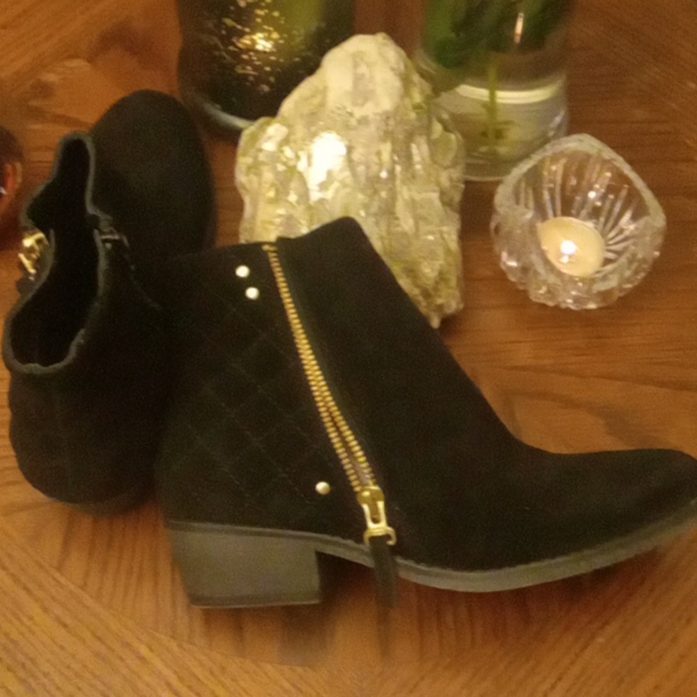 New white mtn. suede heeled booties